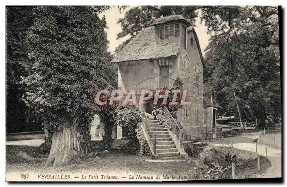 CPA Versailles Le Petit Trianon Le Hameau De Marie Antoinette