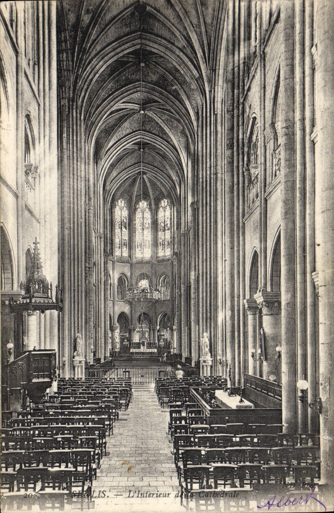 Sens - L'Intérieur de la Cathédrale — Albert