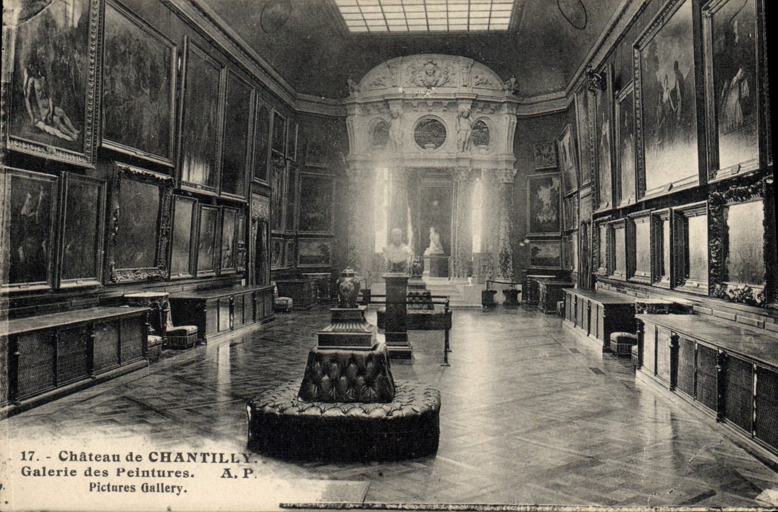 CPA Chateau De Chantilly Galerie des peintures