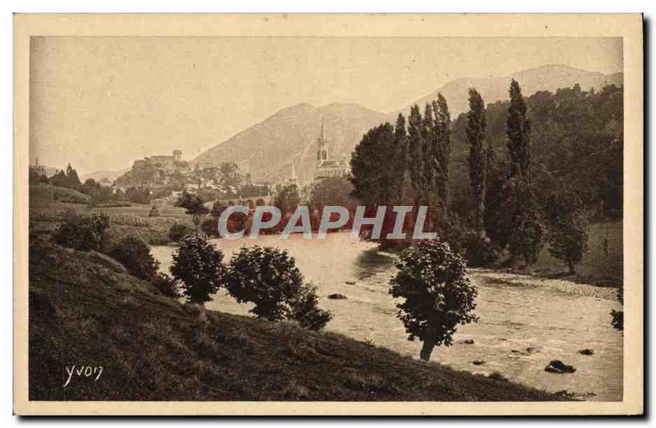 CPA Les Pyrenees Vue Generale De Lourdes