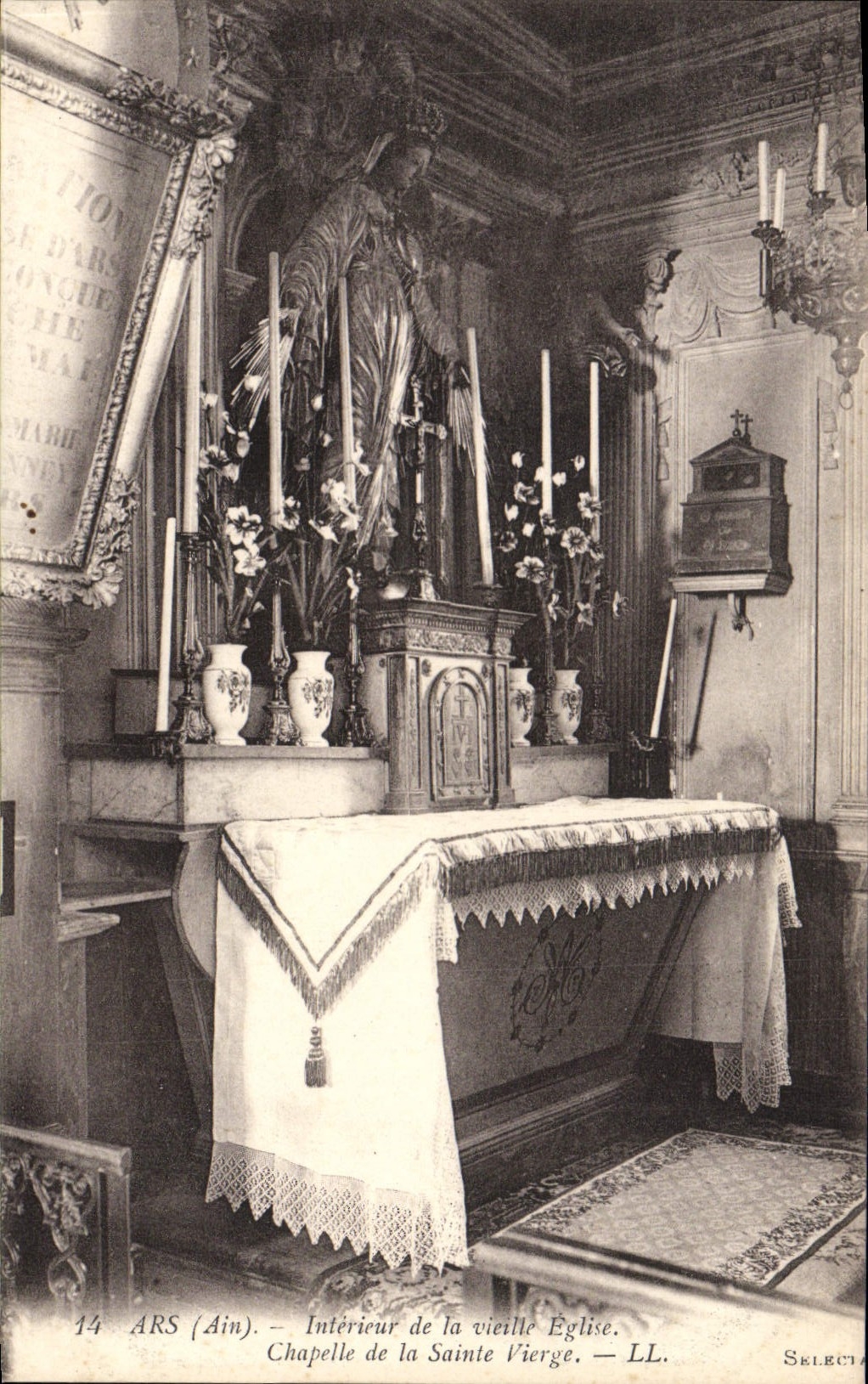 ARS (Ain) — Innenraum der alten Kirche. Kapelle der Heiligen Jungfrau — LL.