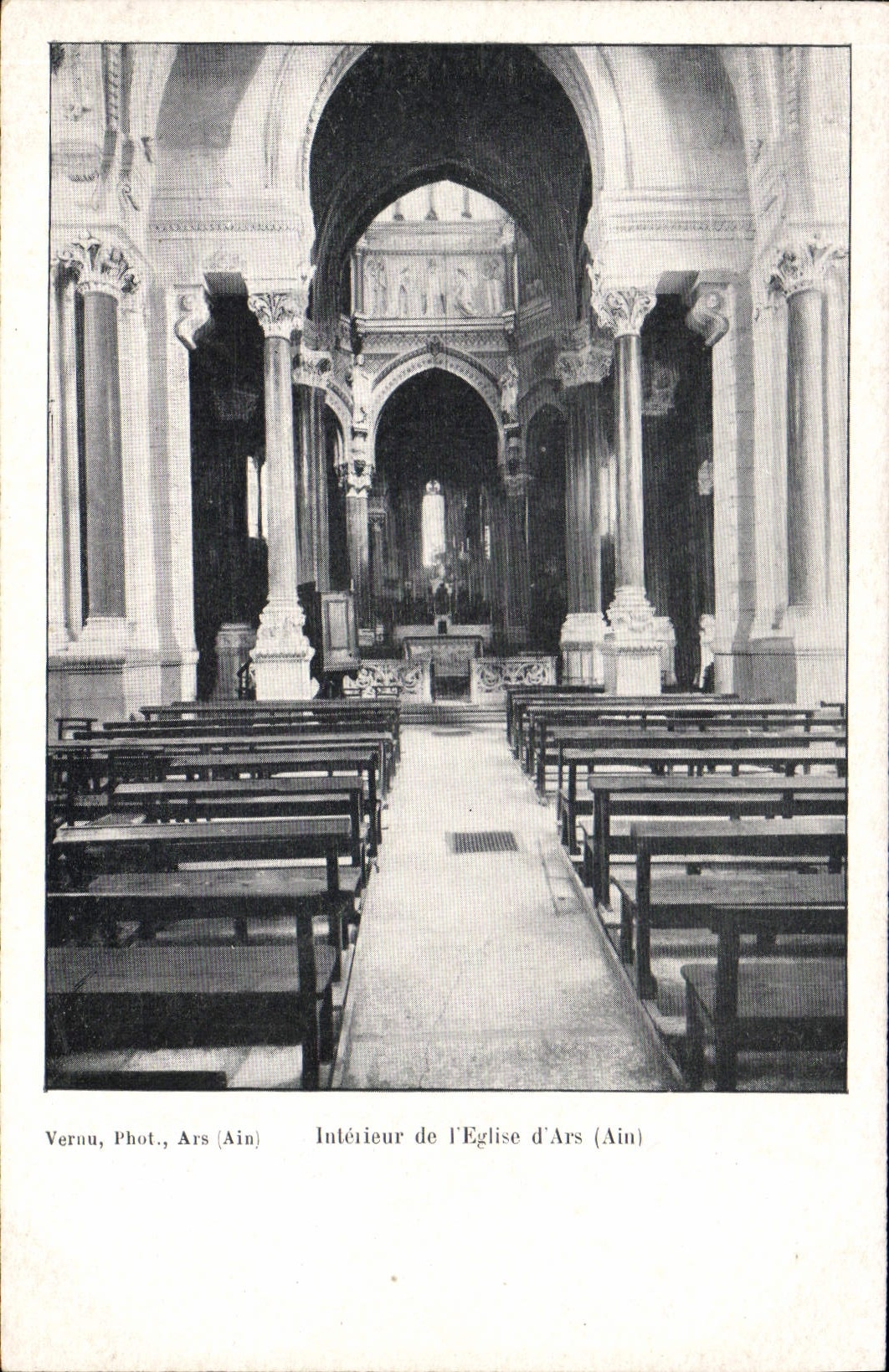 Intérieur de l'Église d'Ars (Ain) — Vernu, Phot., Ars (Ain)