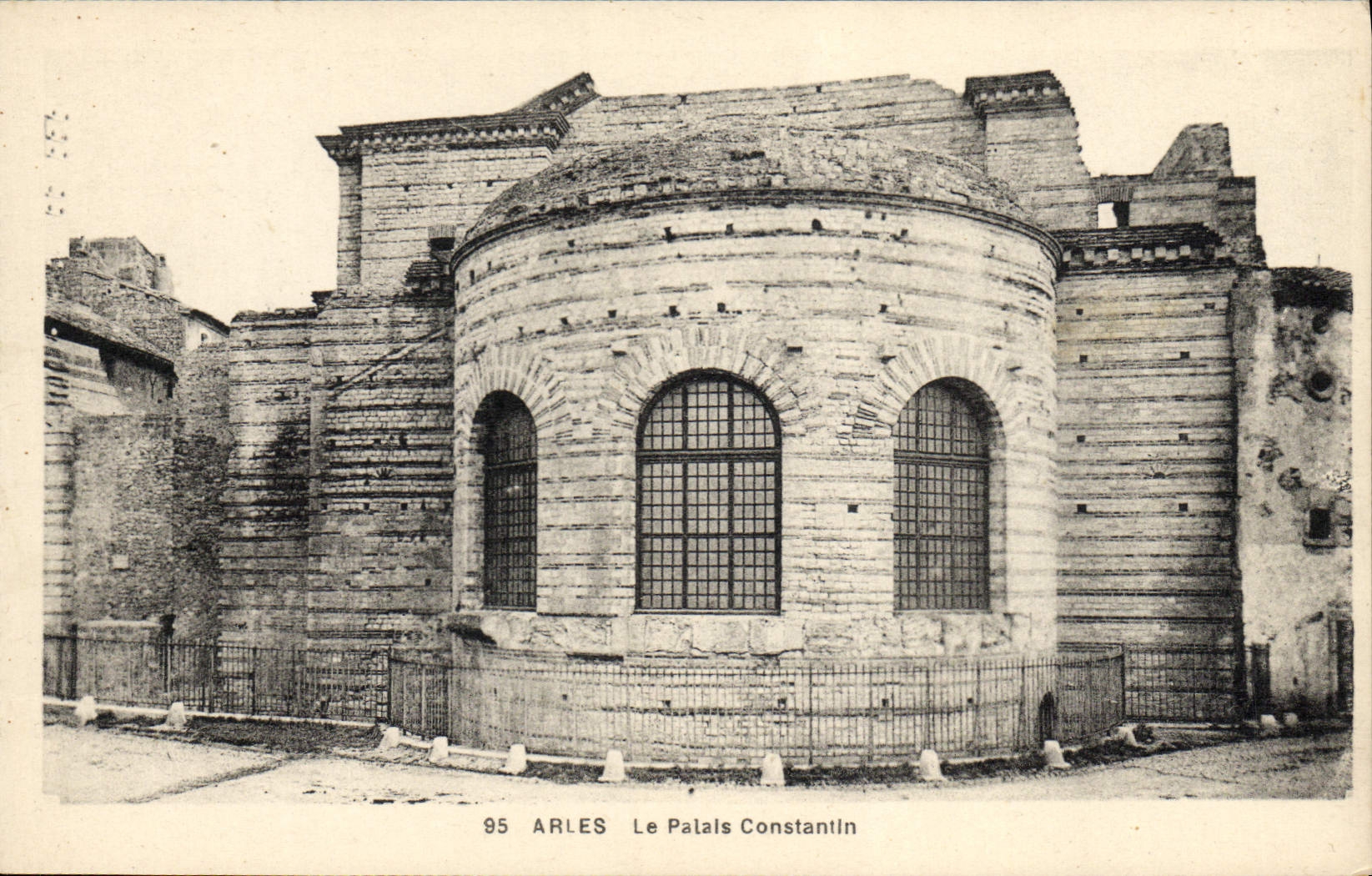 Arles — Le Palais Constantin — Éditeur J. Georges, n° 95