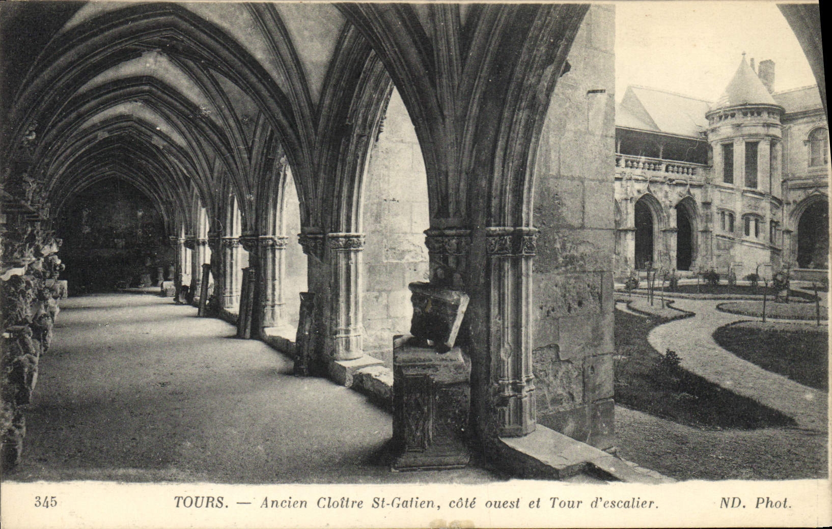 CPA Tours Ancien Cloitre St Galien cote Ouest et Tour d'escalier