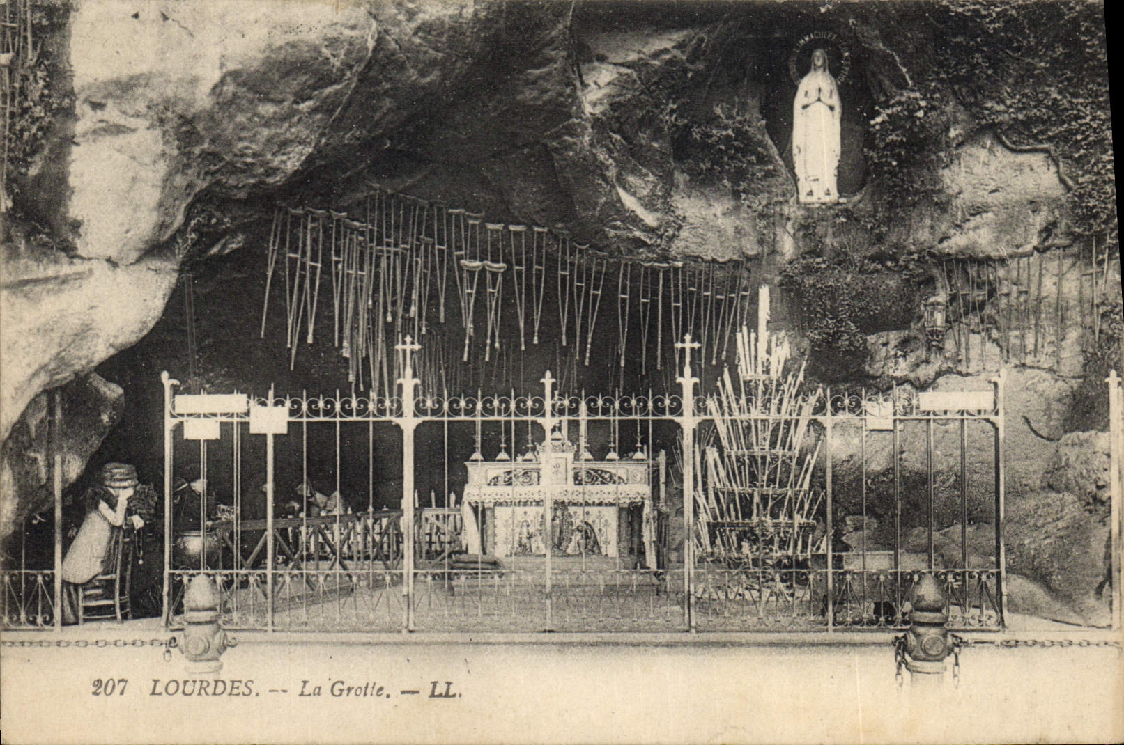 CPA Lourdes La Grotte