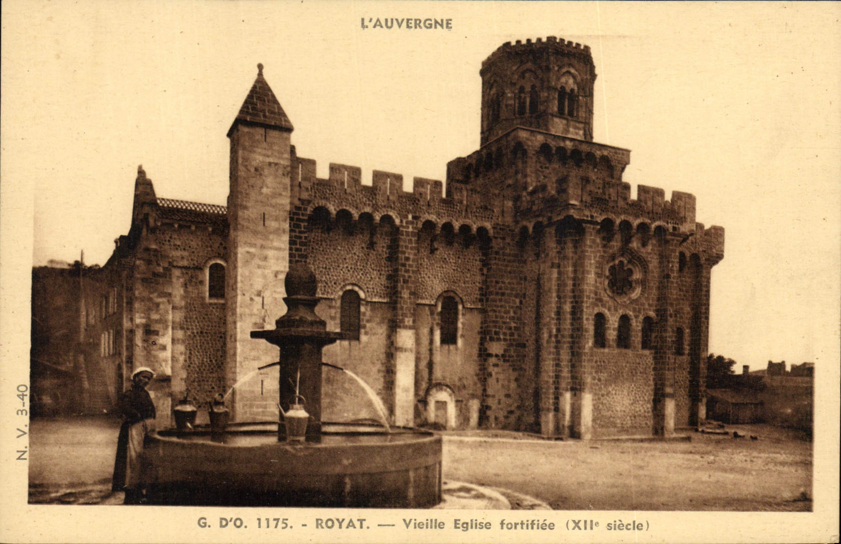Royat — Vieille Église fortifiée (XIIe siècle) — G. D'O. 1175