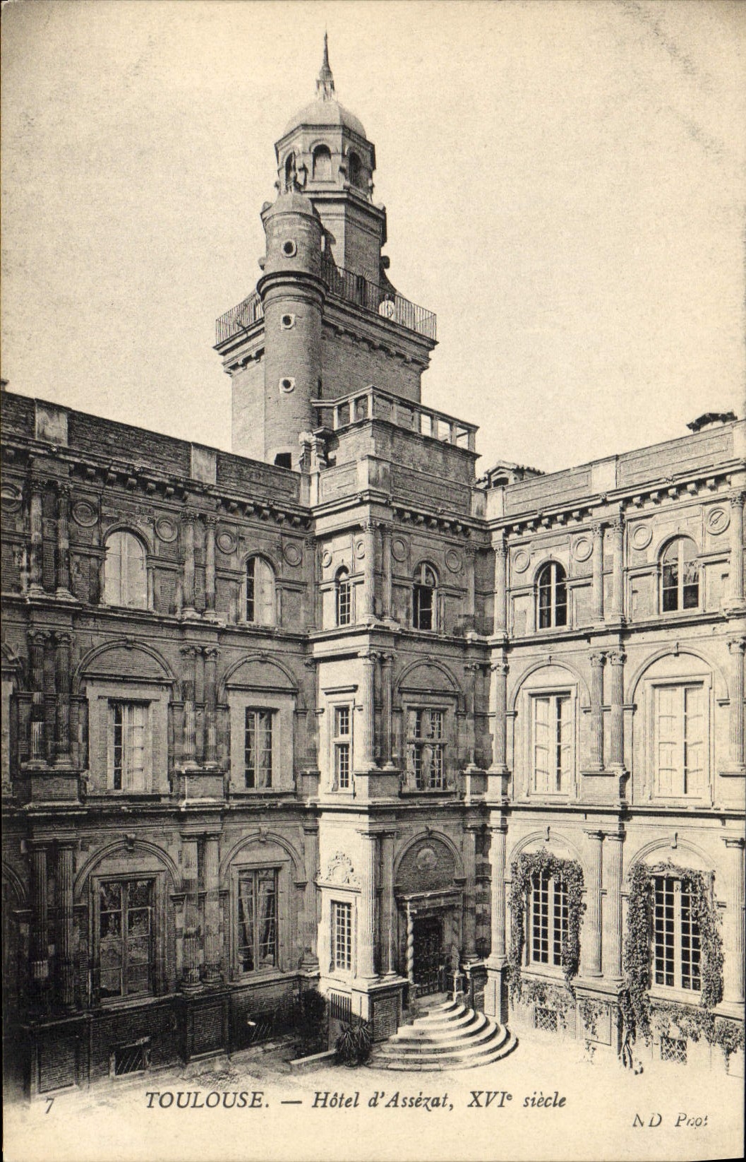 Toulouse — Hôtel d'Assézat, XVIe siècle — ND Pcoi