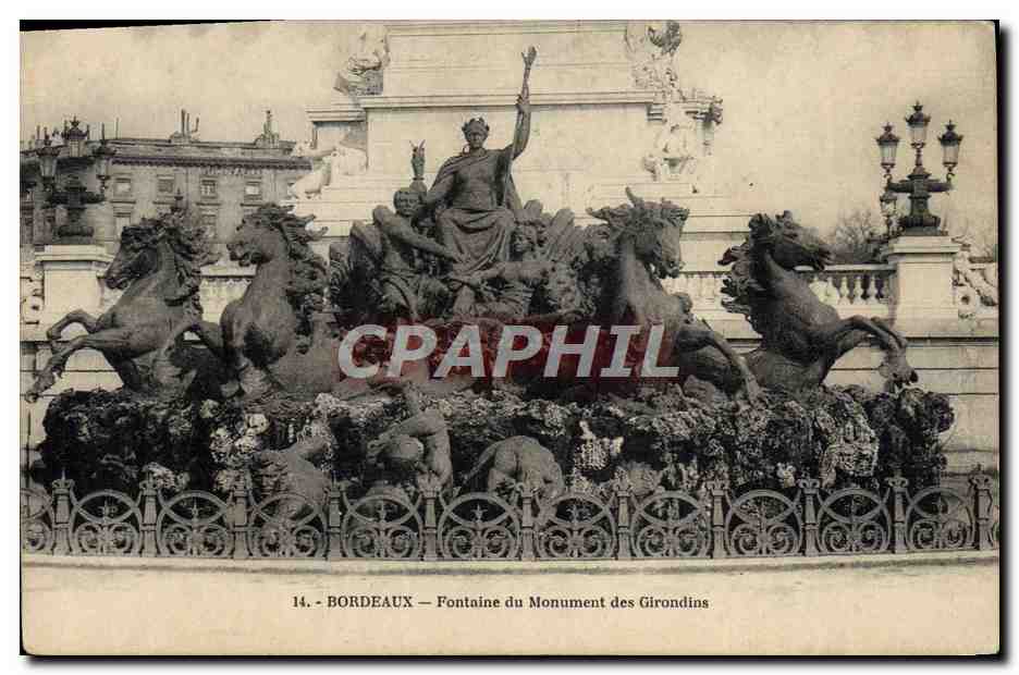 CPA Bordeaux Fontaine Du Monument Des Girondins