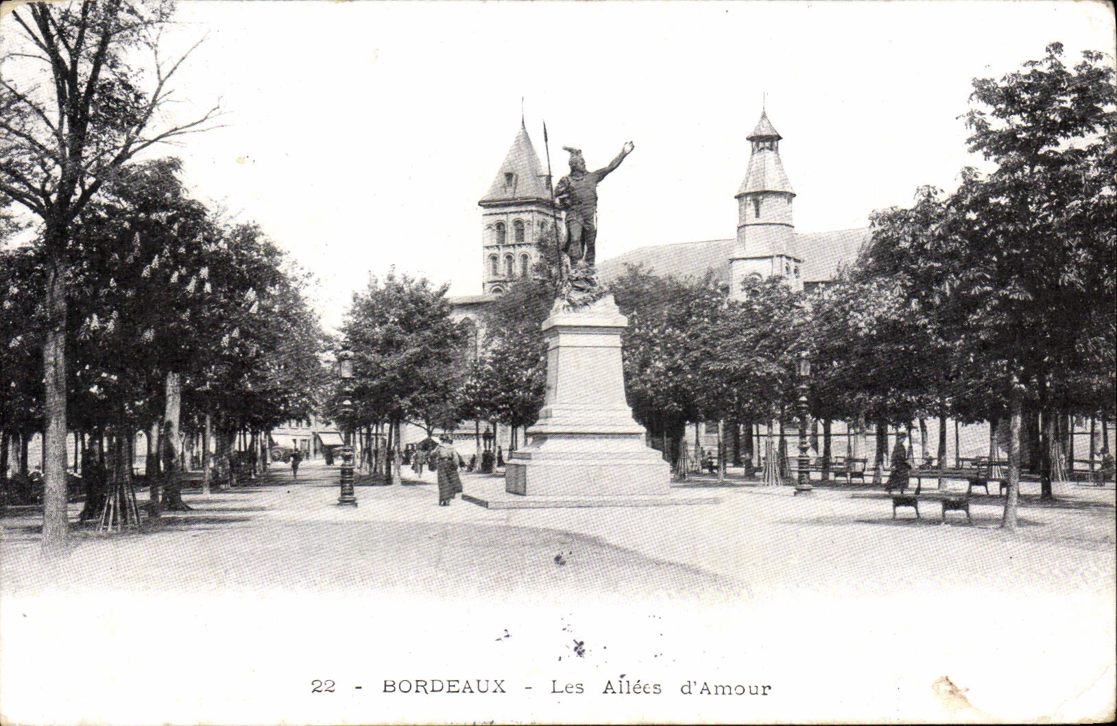 Bordeaux - Les Allées d'Amour — statue centrale et éditeur inconnu, n° 22