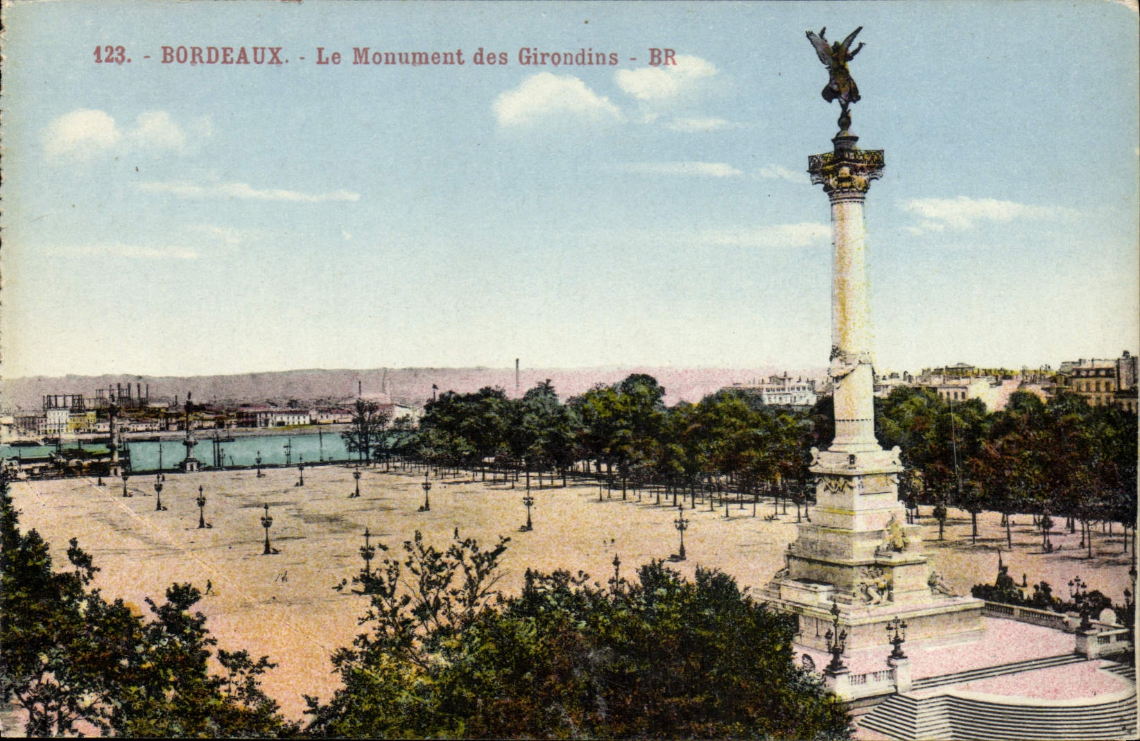 CPA Bordeaux Le Monument Des Girondins