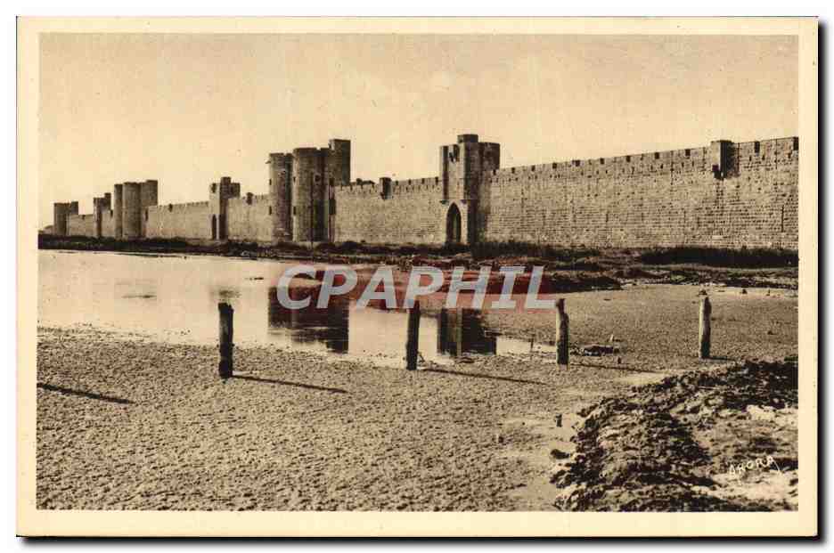 CPA Aigues Mortes Les Remparts