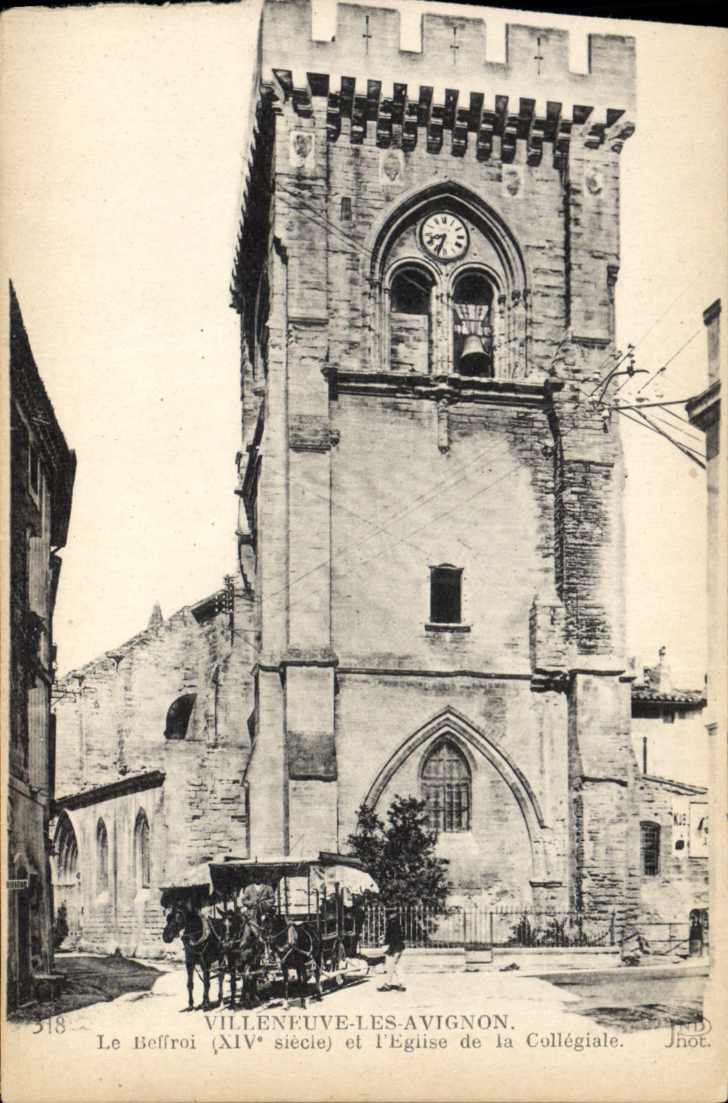 CPA Villeneuve Les Avignon Le Beffroi Et l'Eglise De La Collegiale
