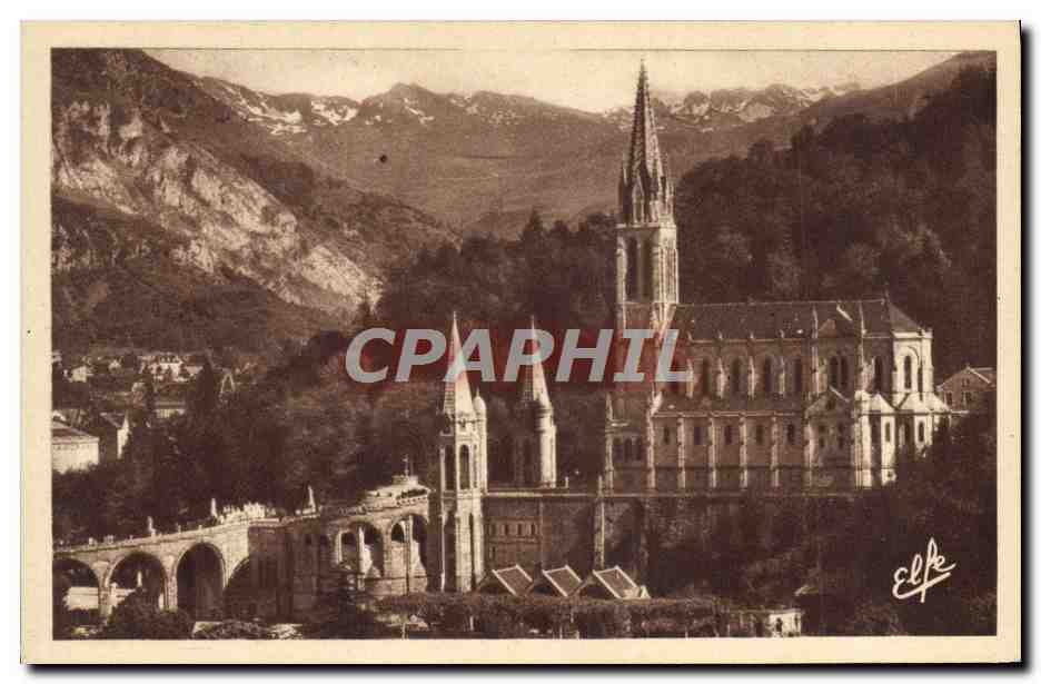 CPA Lourdes Les Rampes Et La Basilique Au Fond l'Arbiden