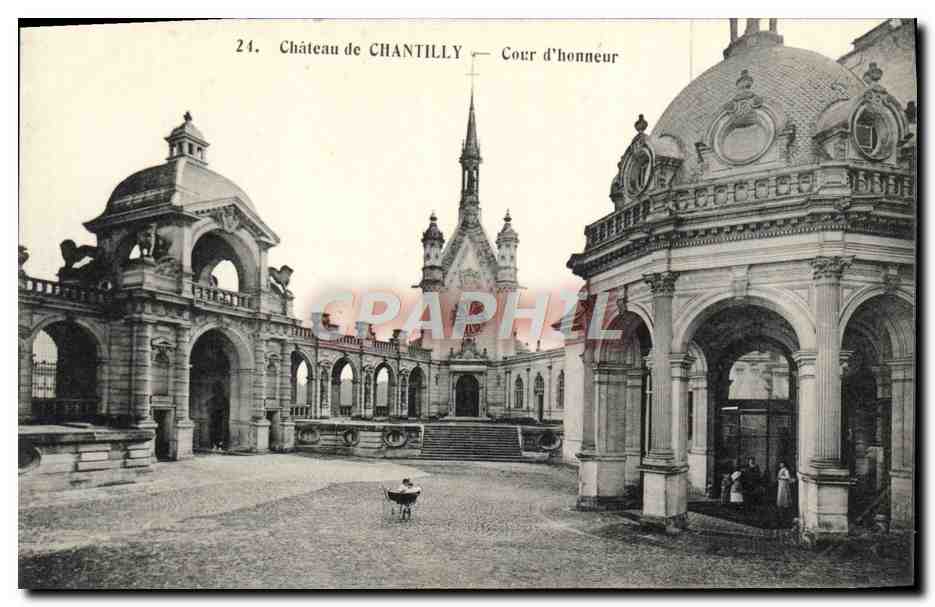 Château de Chantilly — Cour d'honneur — Héliotypie A. Boudier, Versailles