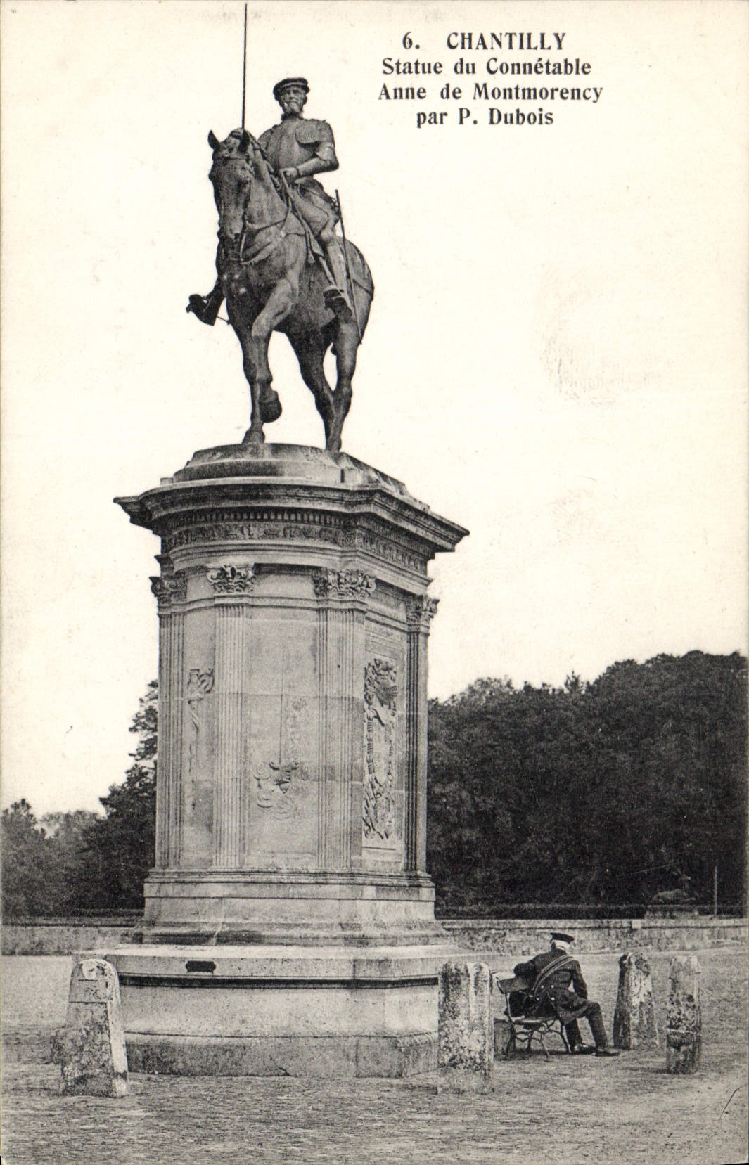 Chantilly — Statue du Connétable Anne de Montmorency par P. Dubois — Héliotypie Bourdier et Faucheux, Versailles