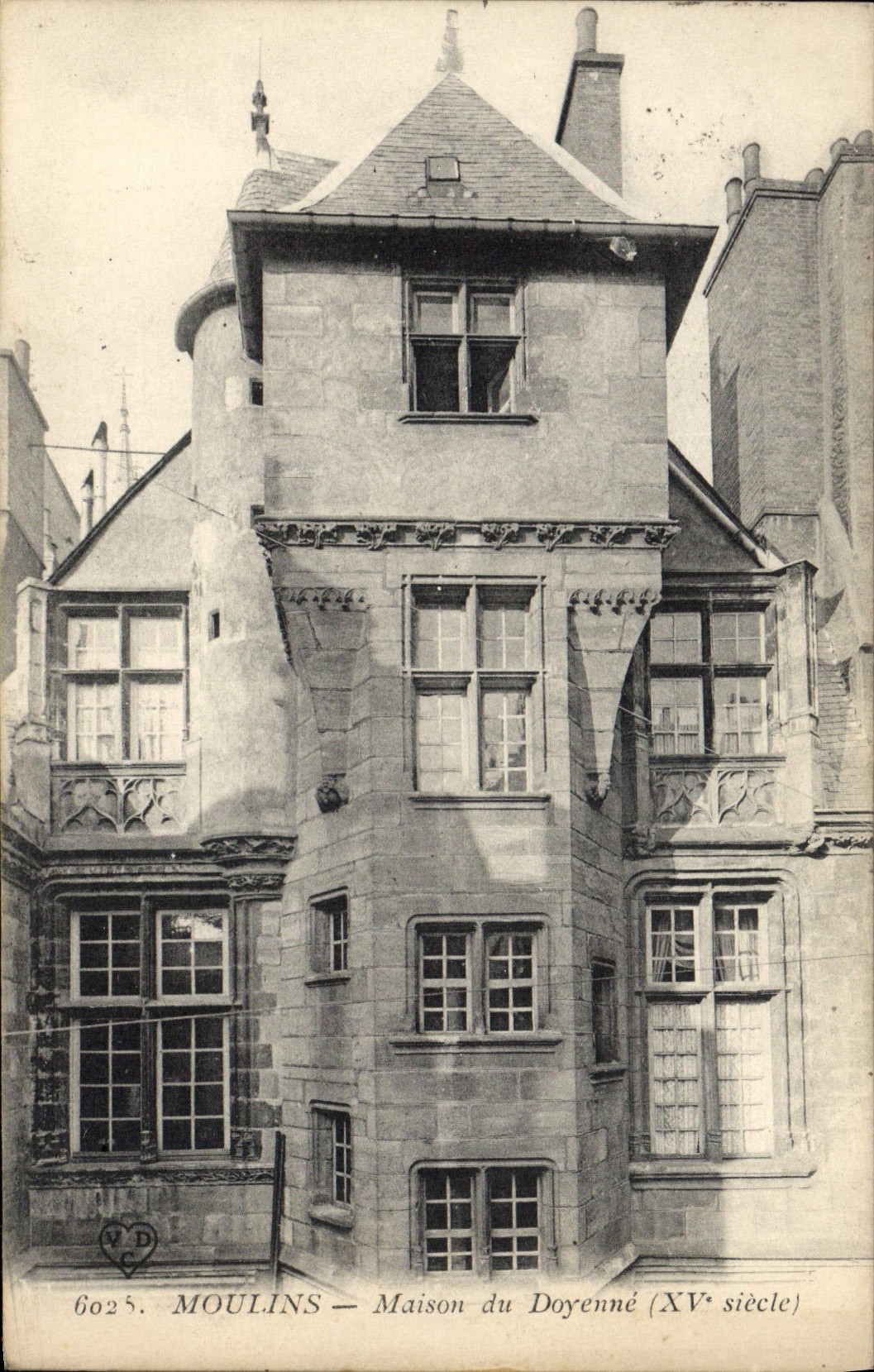 Moulins — Maison du Doyenné (XVe siècle)