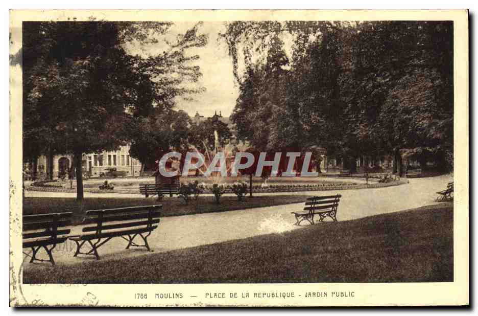 CPA Moulins Place De La Republique Jardin Public