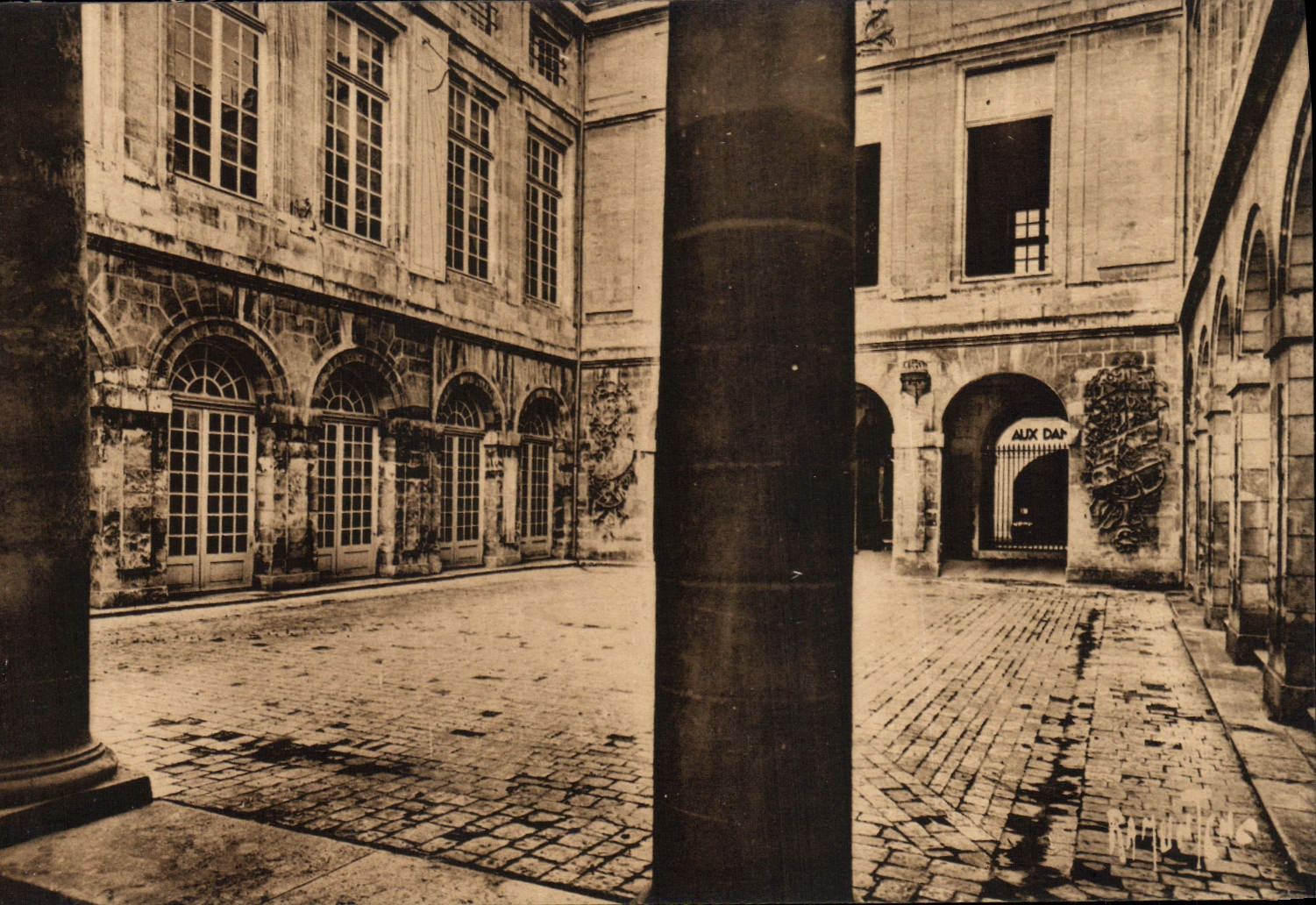 CPA La Rochelle Hotel De La Bourse