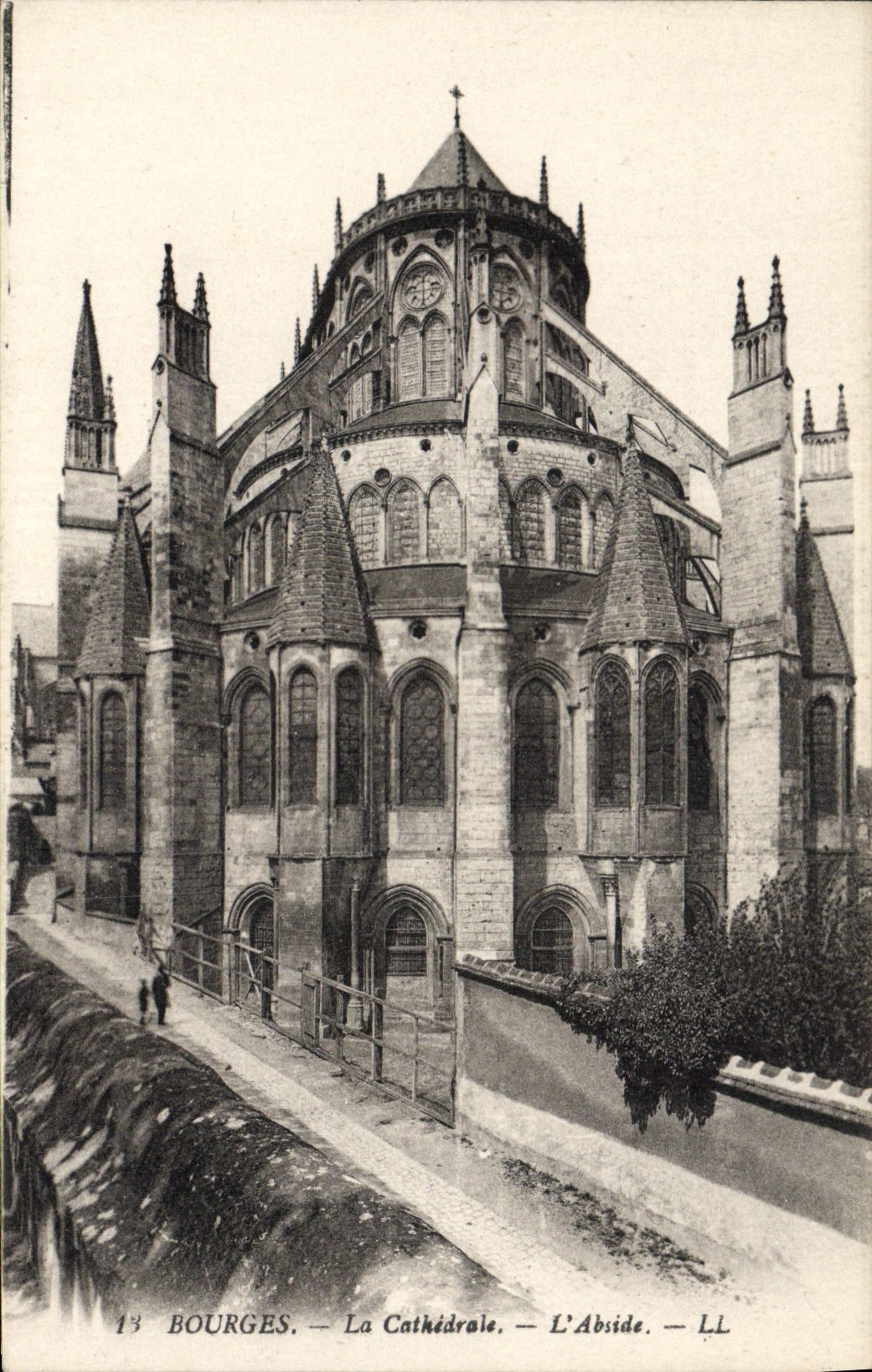 CPA Bourges La Cathedrale L'Abside