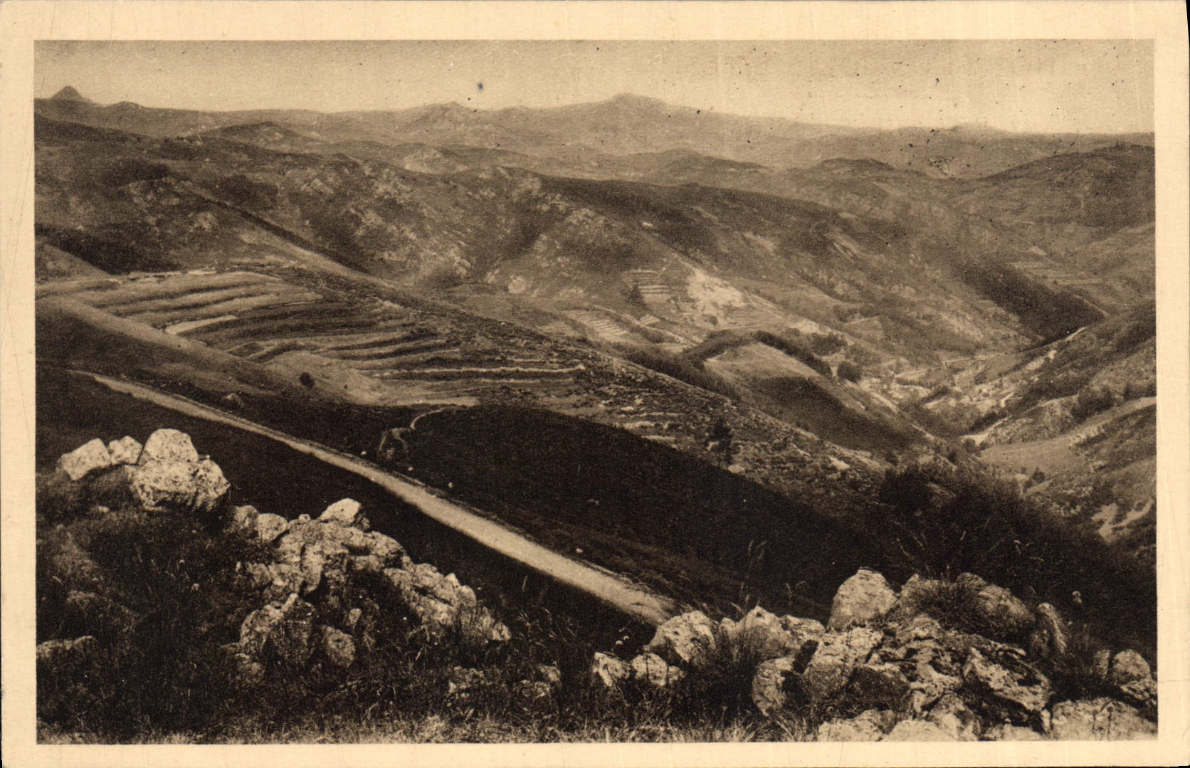 Les 3 Points culminants : Gerbier, Sara, Mézenc — La Région des Cévennes — Éditions de luxe MARGERIT-BREMOND