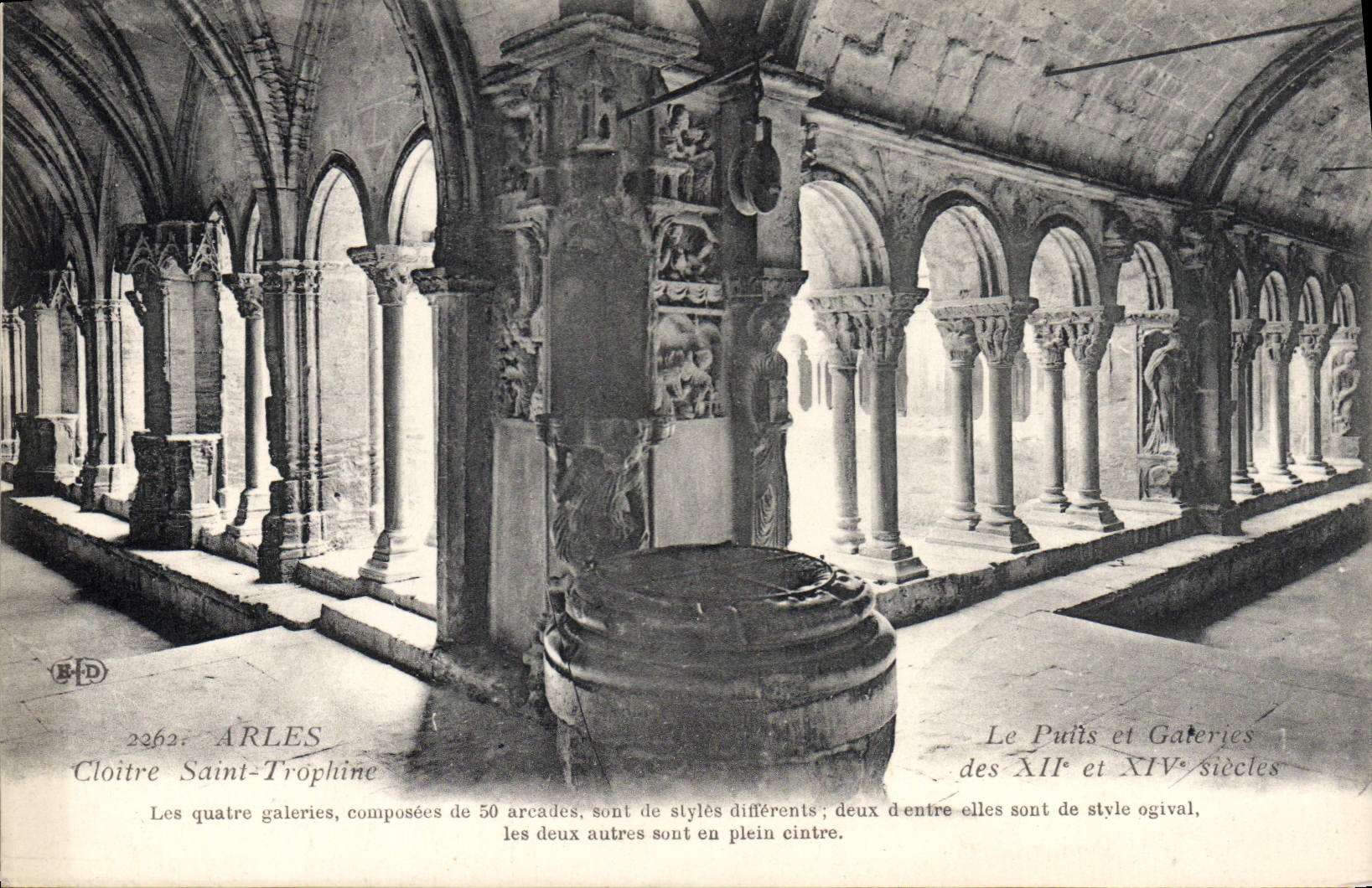 Arles - Cloître Saint-Trophime — Les quatre galeries composées de 50 arcades, deux en style ogival, deux en plein cintre — B.D. n°2262
