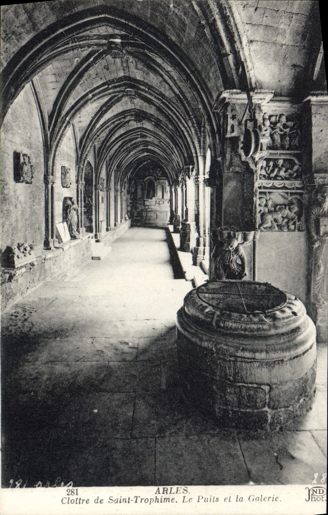 Cloître de Saint-Trophime — Arles — JND Phot.