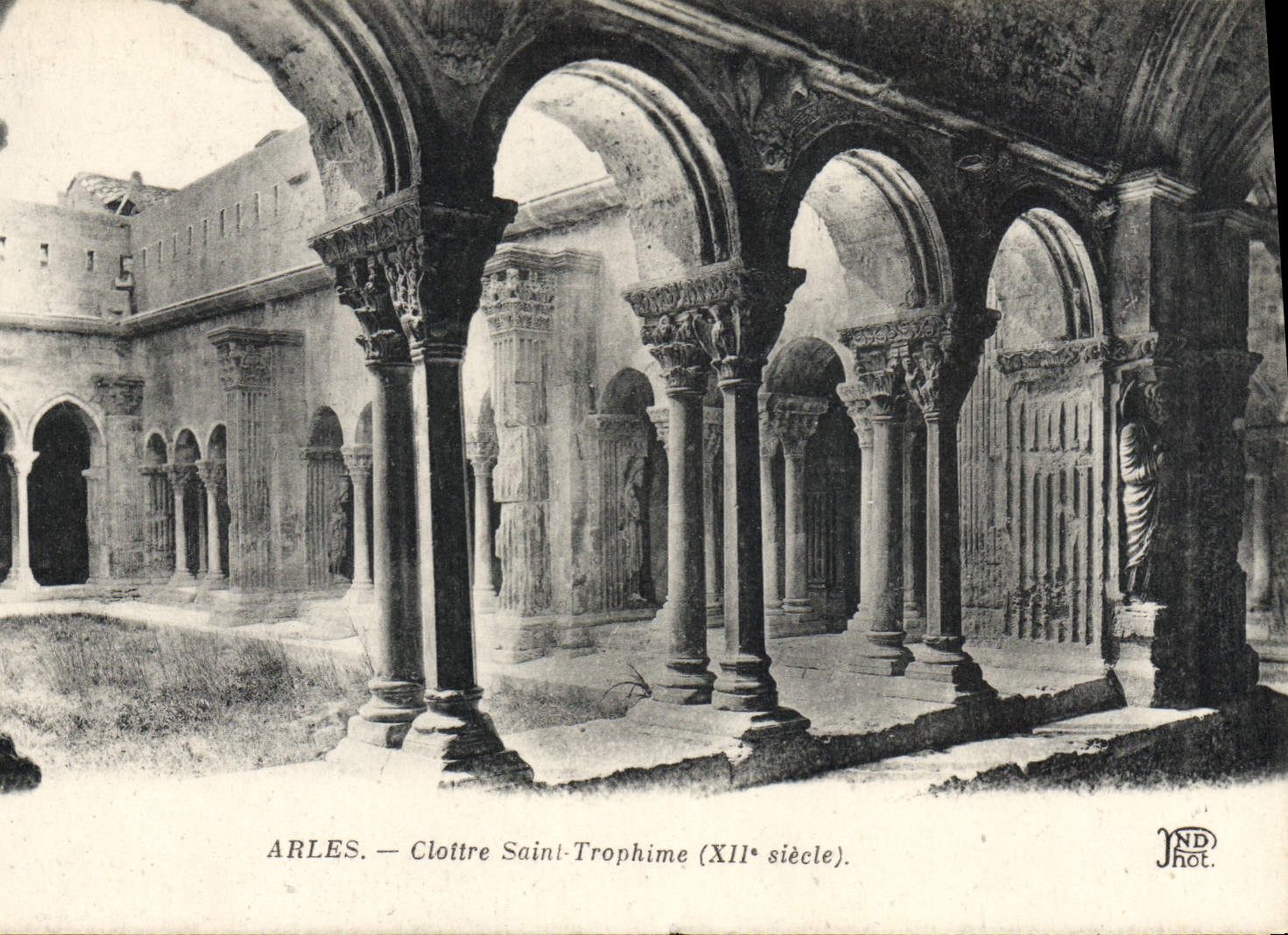 Arles — Cloître Saint-Trophime (XIIe siècle) — JND Phot.
