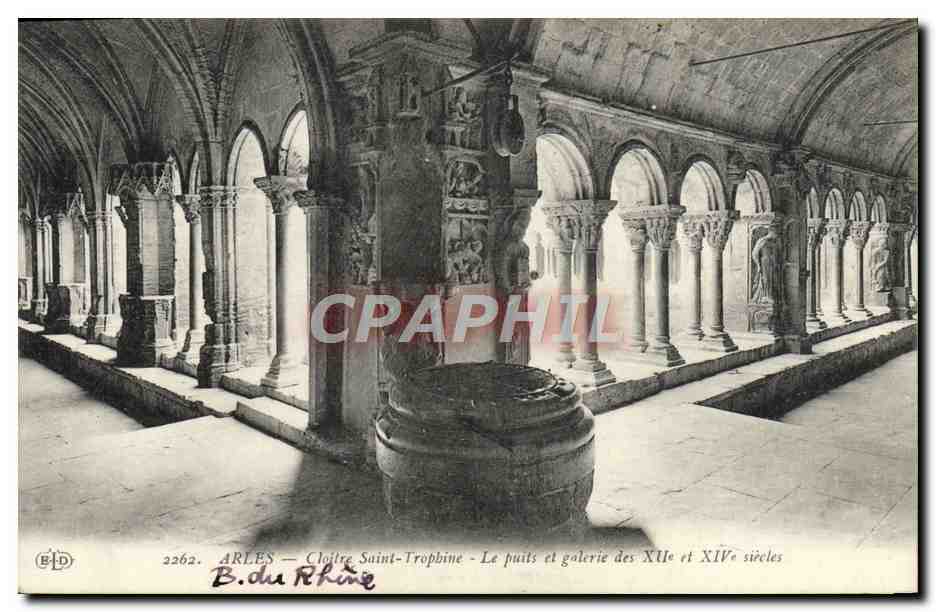 CPA Arles Cloitre Saint Trophine Le Puits Et Galerie 