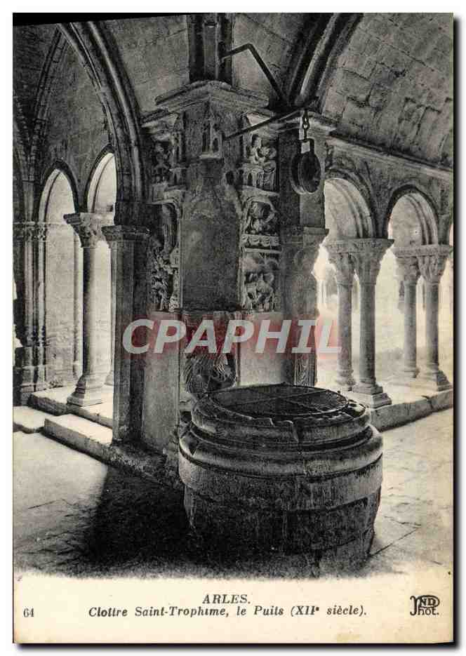 CPA Arles Cloitre Saint Trophine Le puits