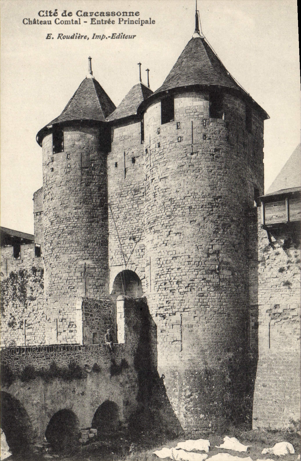 CPA Carcassonne Chateau Comtal Entree Principale