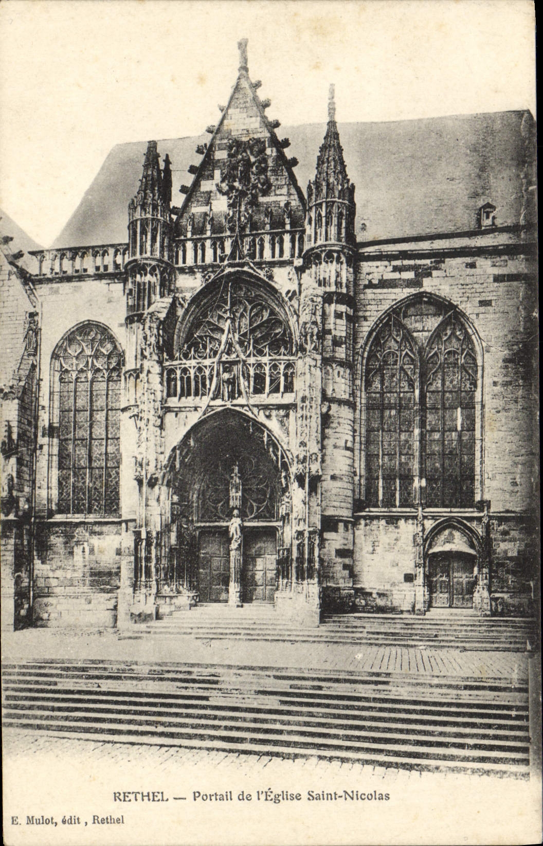 CPA Rethel Portail de l'eglise Saint Nicolas