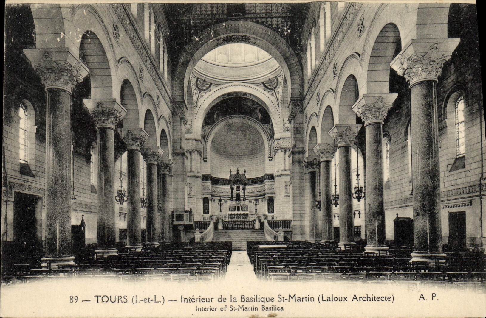 CPA Tours Interieur de la basilique St Mertin 