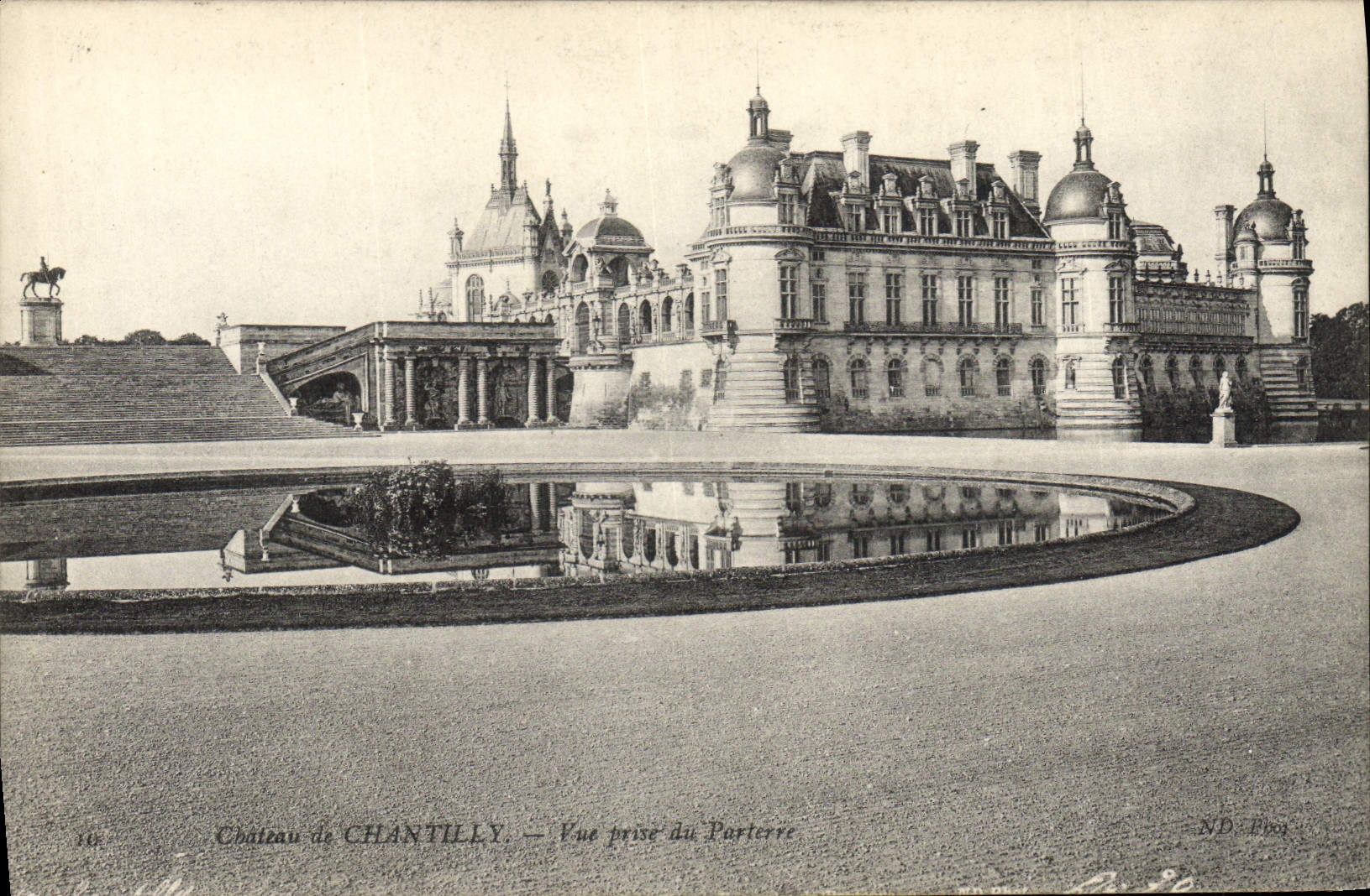 CPA Chateau de Chantilly Vue prise du parterre