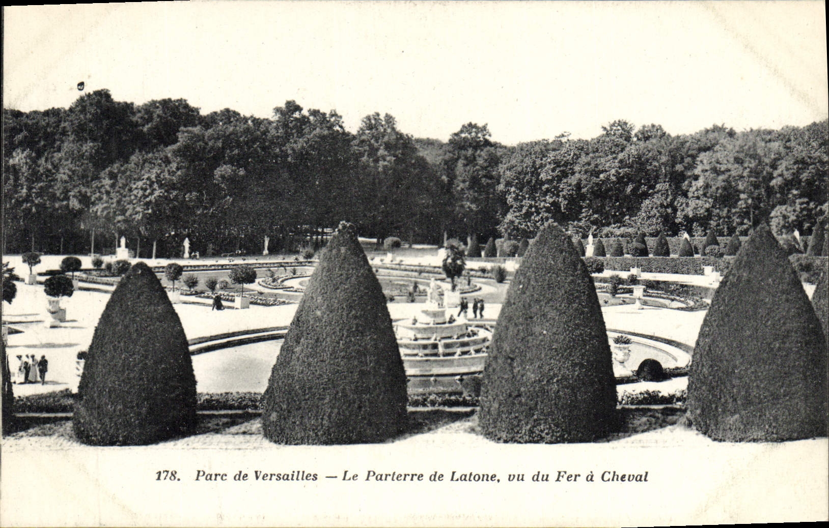 Parc de Versailles — Le Parterre de Latone, vu du Fer à Cheval — Éditeur : Éd. Versailles, n° 178