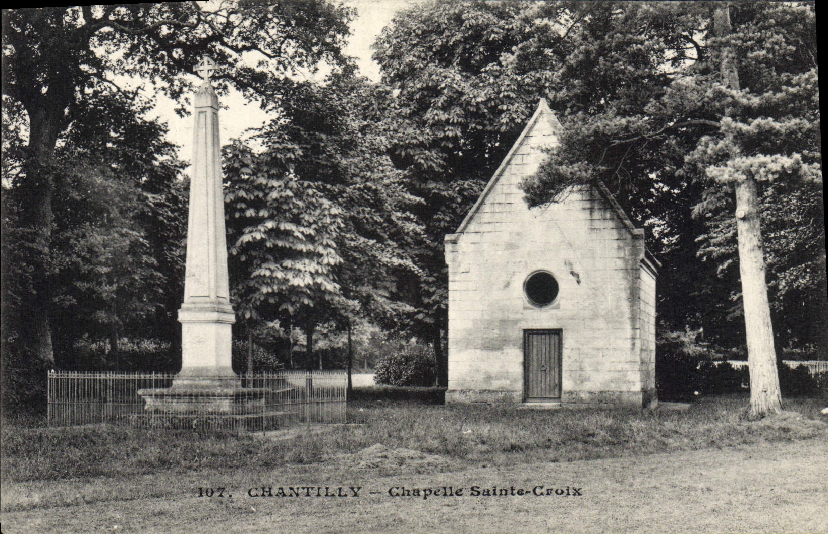 CPA Chantilly Chapelle Sainte Croix