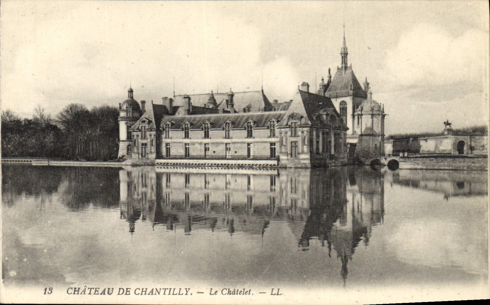 Château de Chantilly — Le Châtelet — LL