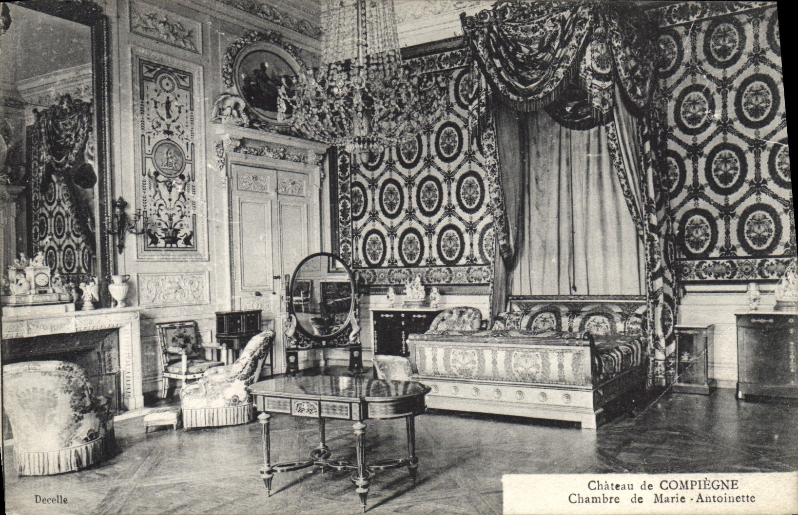 Chambre de Marie-Antoinette — Château de Compiègne — Decelle
