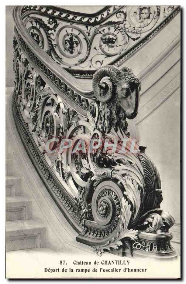 CPA Chateau de Chantilly Depart de la rampe de l'escalier d'honneur