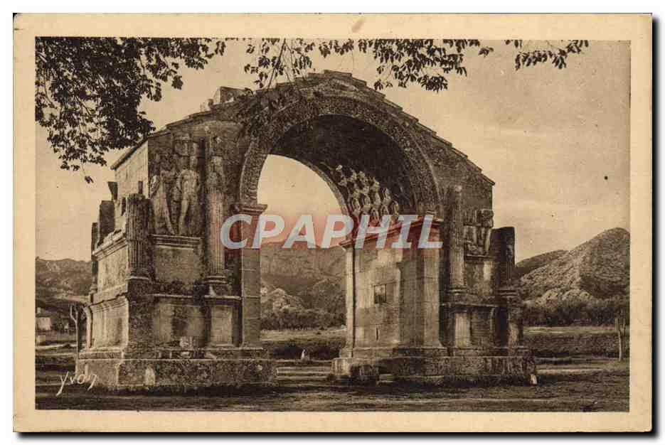 CPA Monument romain a Saint Remy de Provence Plateau des Antiquites