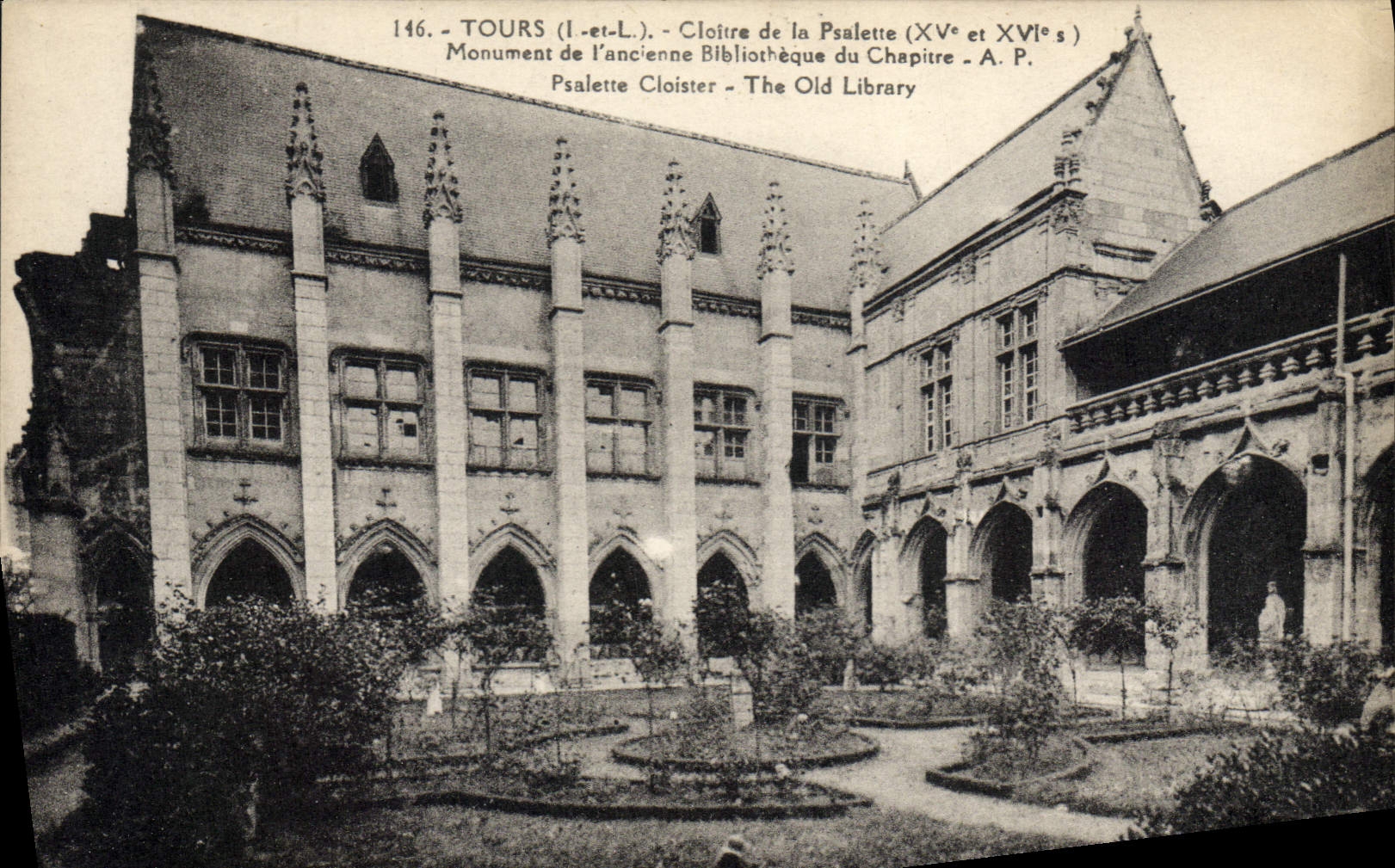 CPA Tours Cloitre de la Psalette Monument de l'anceinne bibliotheque du chapitre