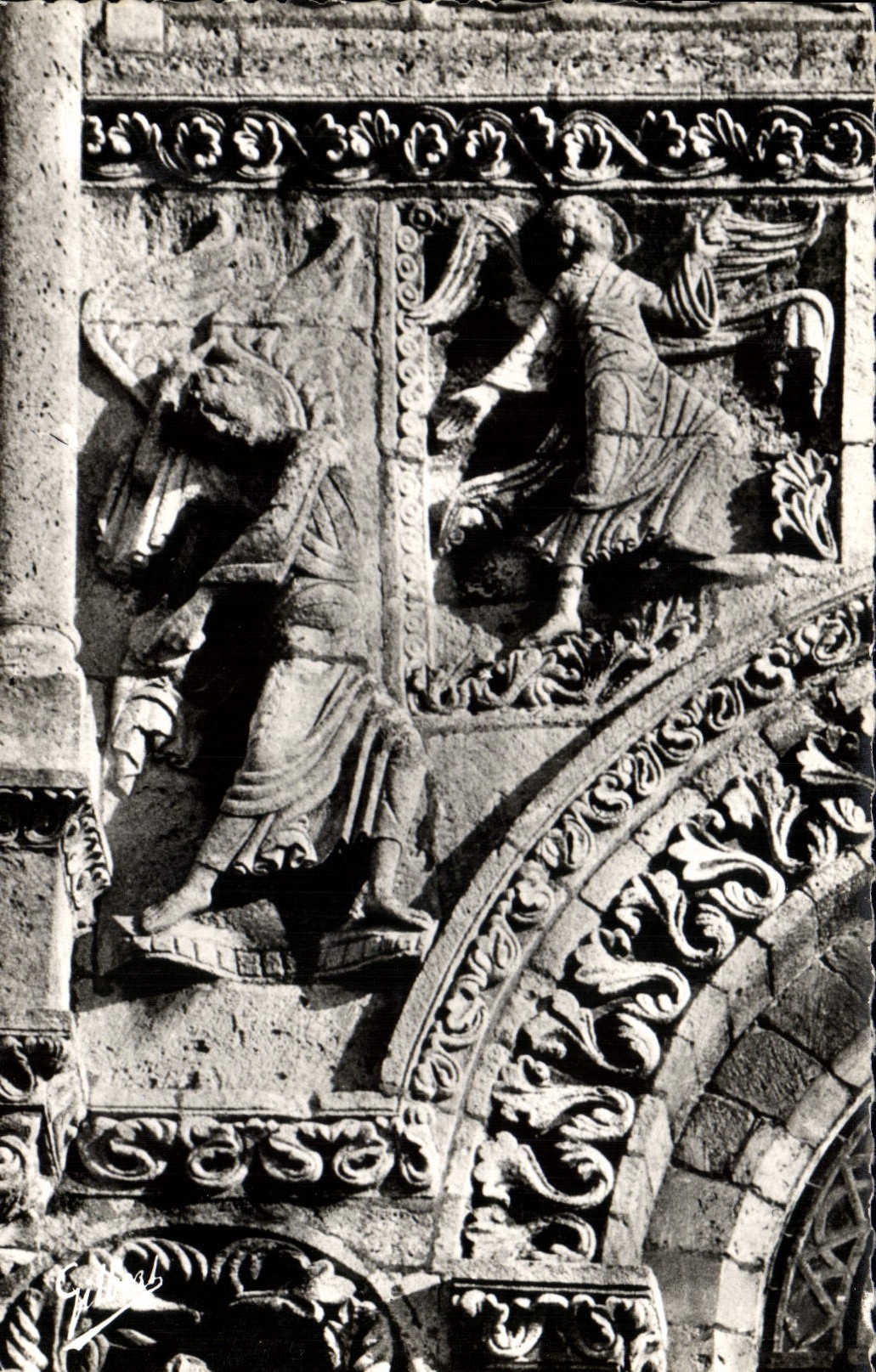 Angouleme — Détails de la façade de la cathédrale Saint-Pierre — Les anges montrant le Christ en Majesté — Éditions A. GILBERT