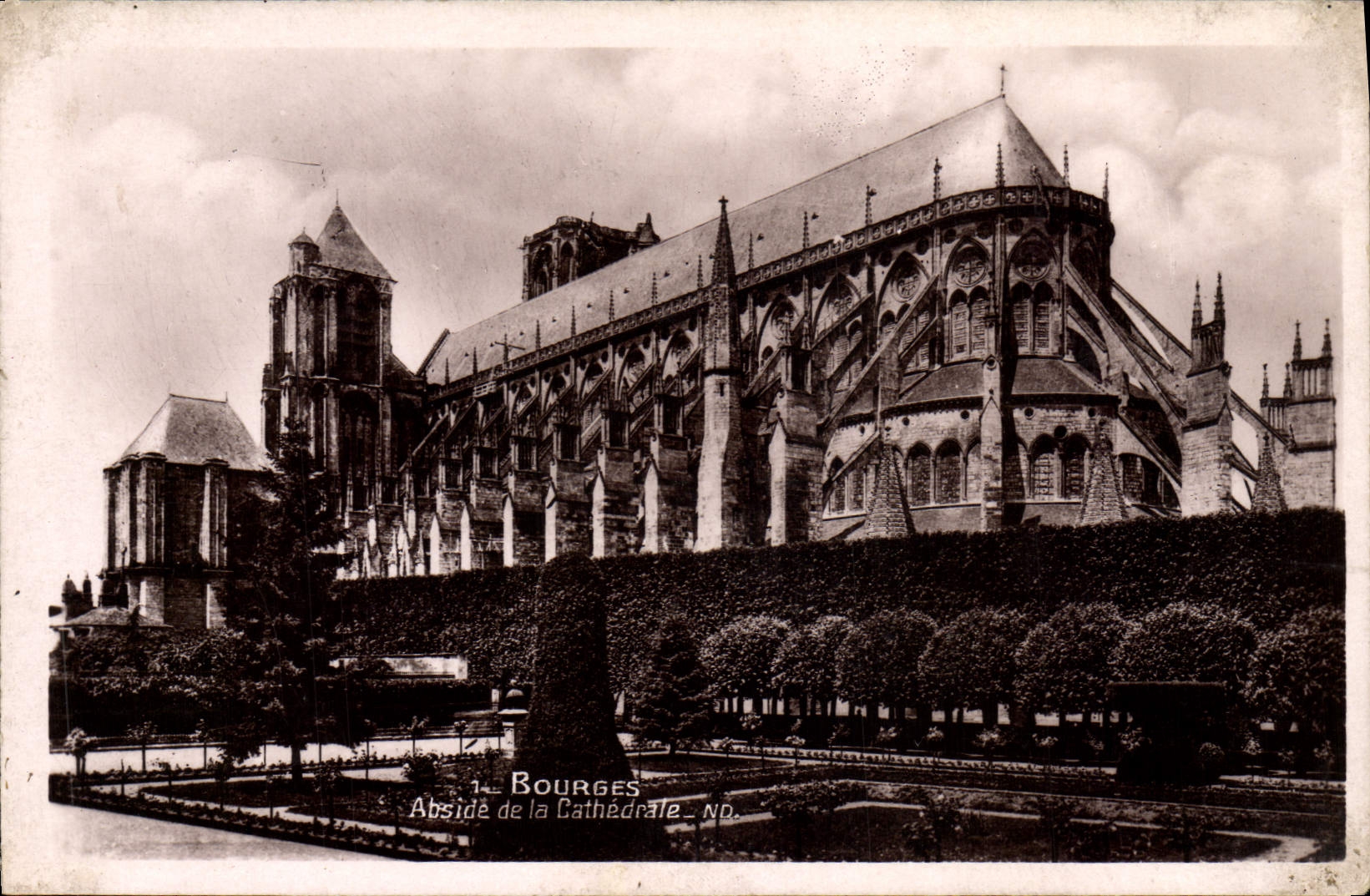 CPA Bourges Abside de la cathedrale
