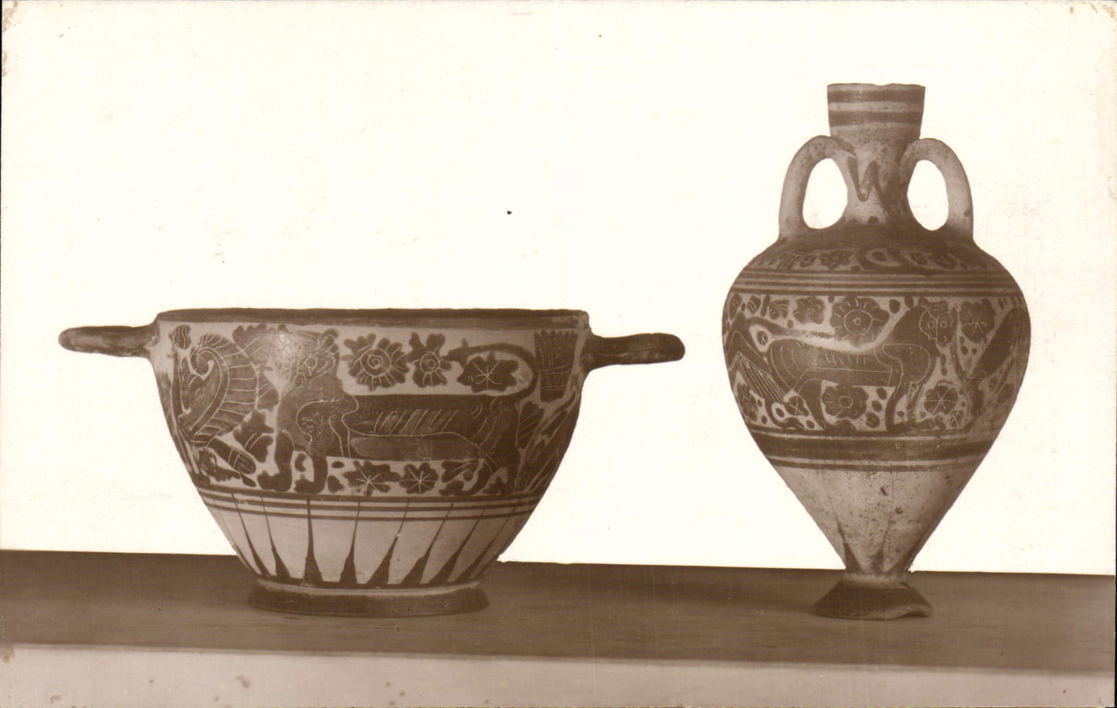 Vases grecs — Louvre — Aux Musées d'Europe, éditeur