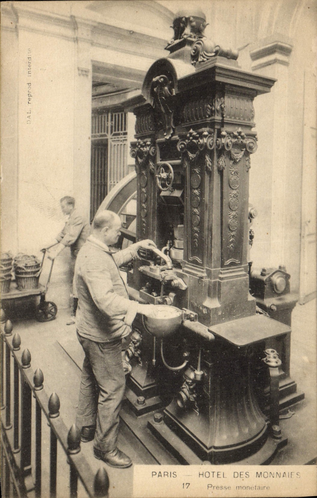 Paris — Hôtel des Monnaies — Presse monétaire — éditeur L. A. Loguet, 17