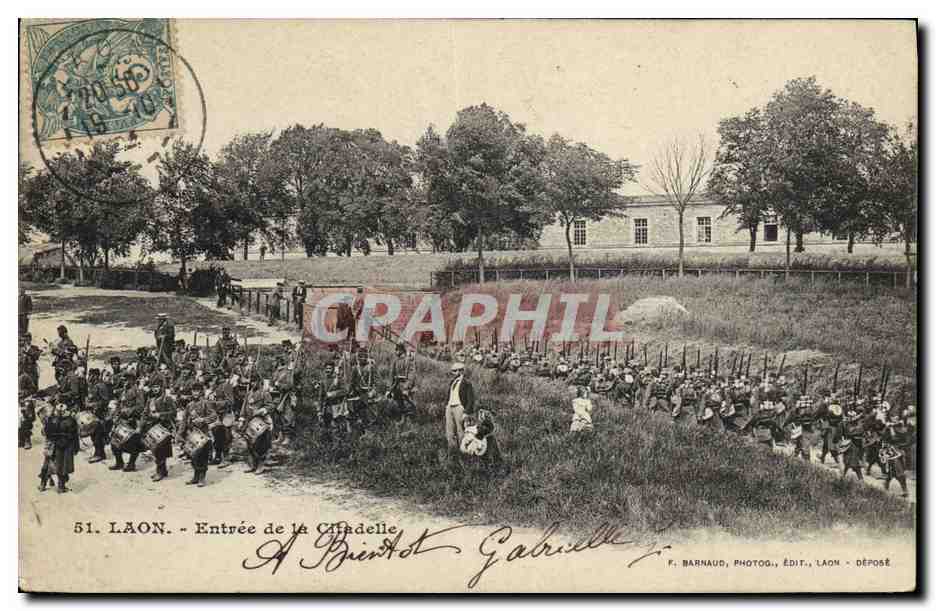 CPA Militaria Laon Entree de la citadelle