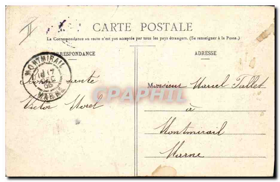 CPA Militaria La vie militaire Une revue d'armes — Rückseite