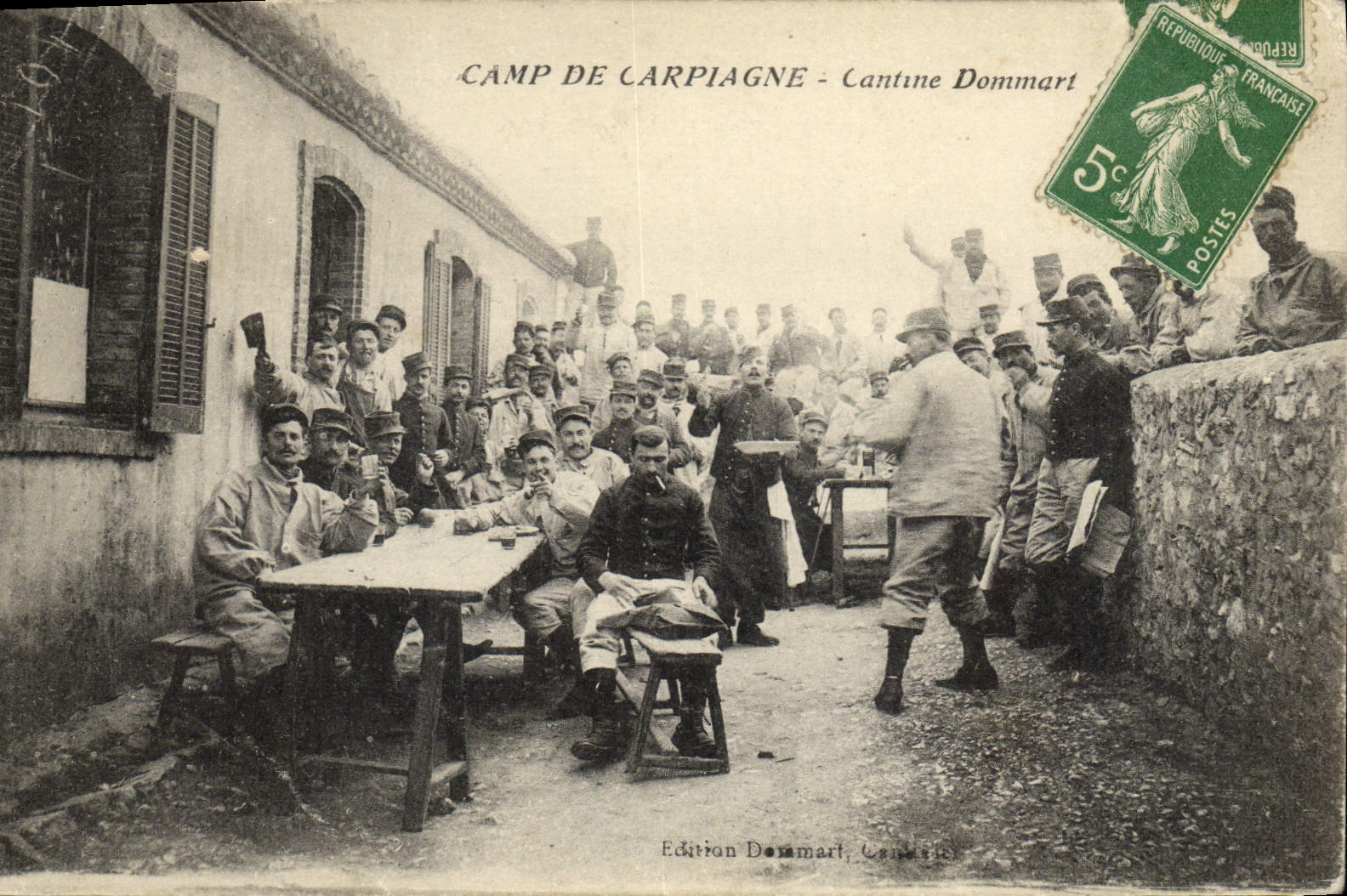 CPA Militaria Camp de Carpiagne Cantine Dommart
