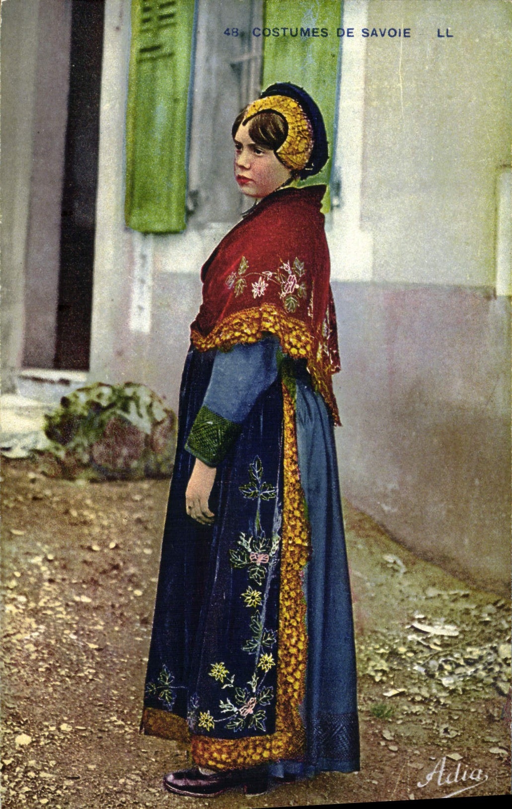 CPA Folklore Costumes de Savoie