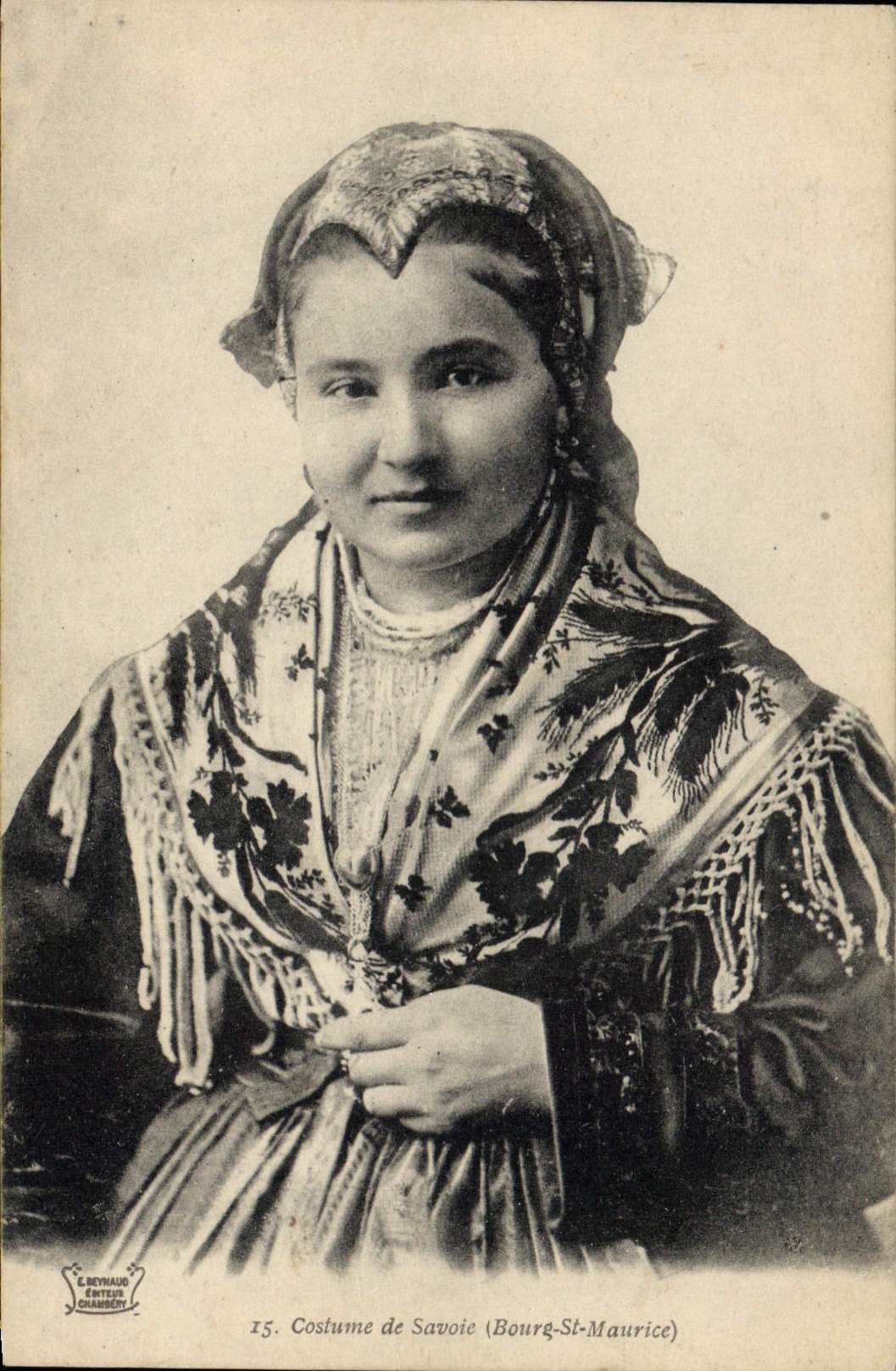 CPA Folklore Costumes de Savoie Bourg St Maurice