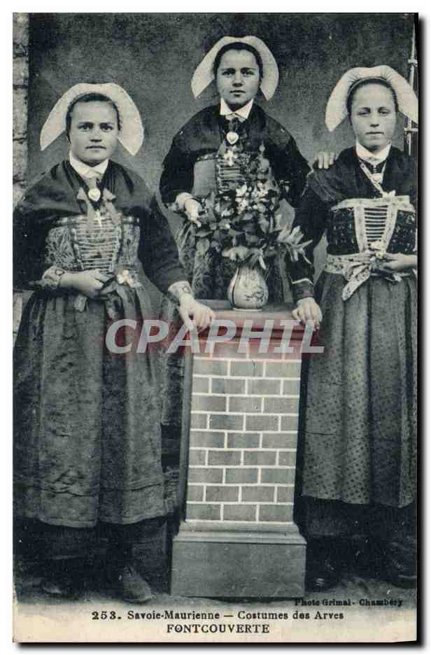 CPA Folklore Savoie Maurienne Costumes des Arves Fontcouverte 